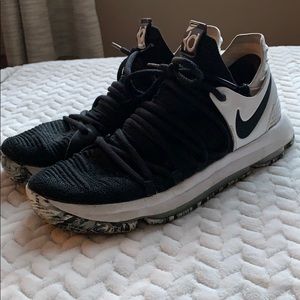KD 10 basketball shoes